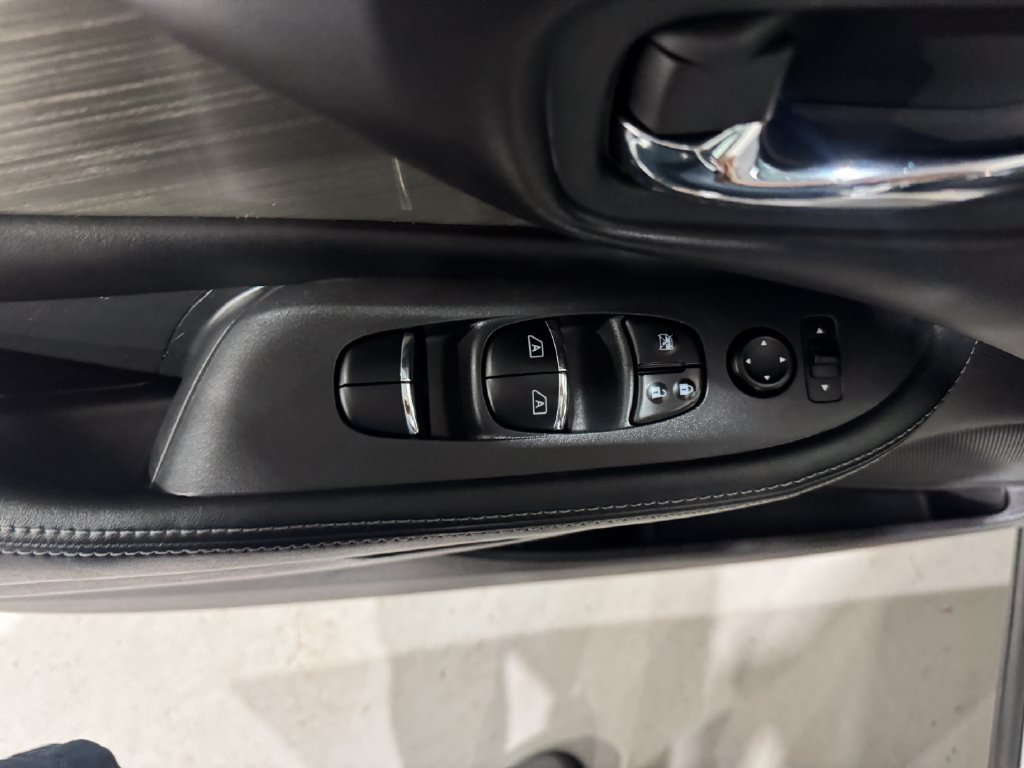 Used 2017 Nissan Murano SL AWD/4WD image 18