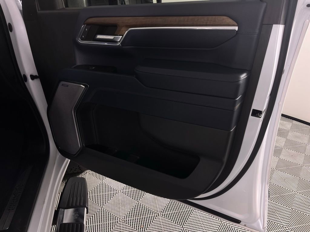 Used 2024 Chevrolet Silverado 2500 High Country w/ High Country Premium Package image 34