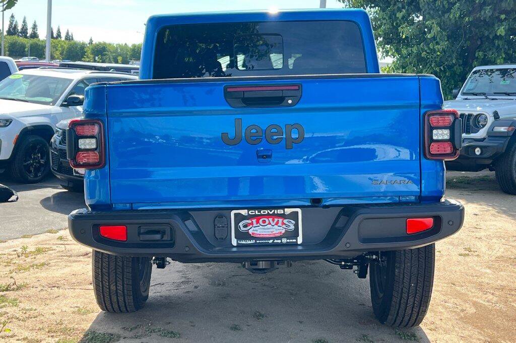 New 2026 Jeep Gladiator Sport AWD/4WD image 5