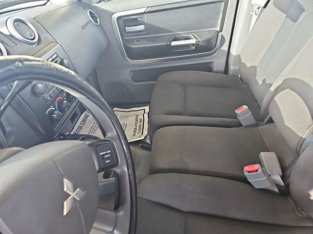 Used 2007 Mitsubishi Raider LS image 24
