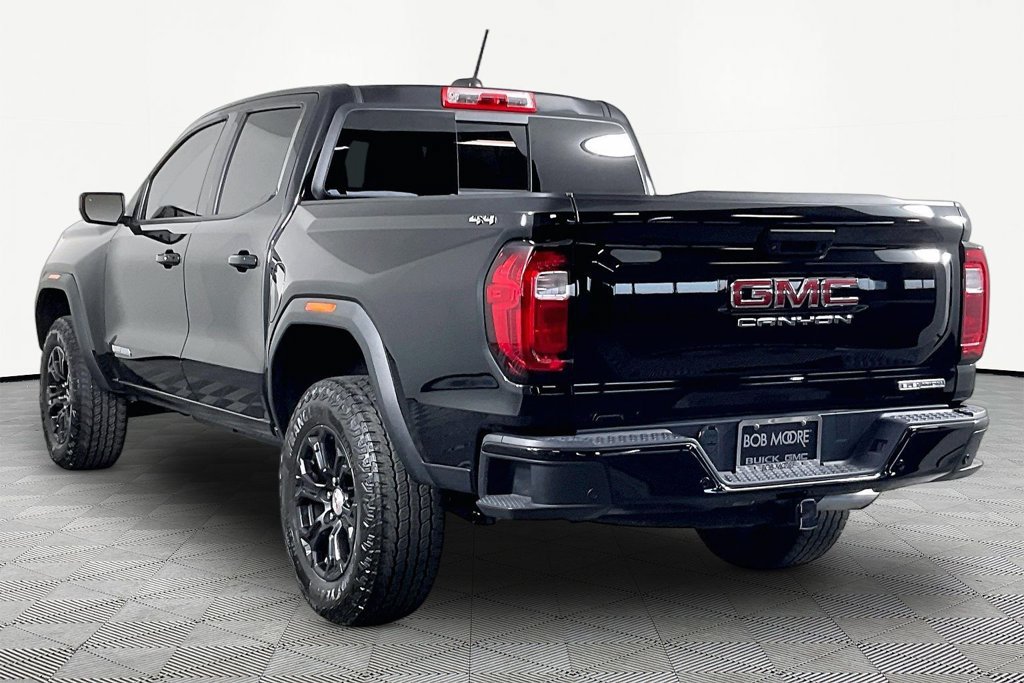 Used 2024 GMC Canyon Elevation w/ Elevation Premium Package AWD/4WD image 4