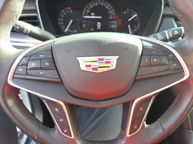 Used 2017 Cadillac XT5 Luxury w/ Driver Awareness Package image 6