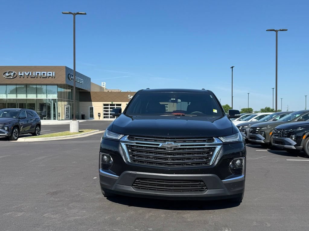 Used 2024 Chevrolet Traverse LT w/ LPO, Floor Liner Package FWD image 2