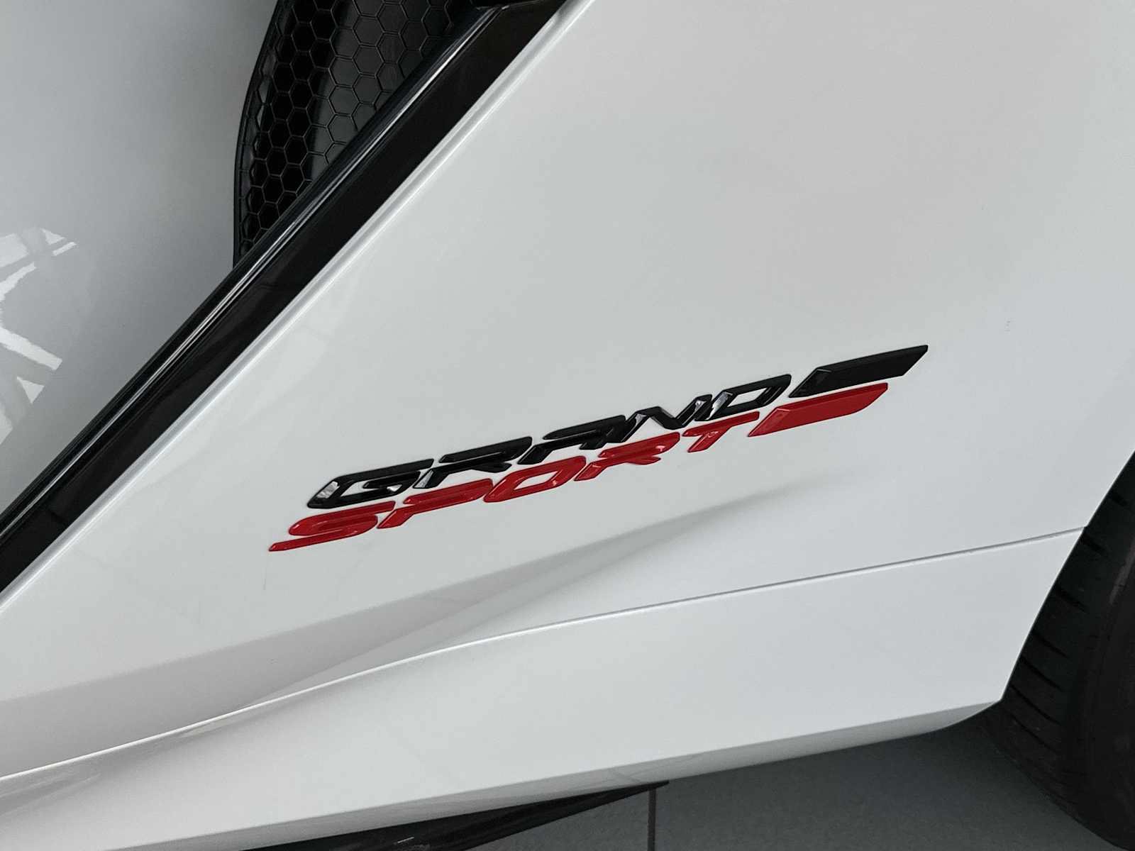 New 2027 Chevrolet Corvette Grand Sport w/ Z52 Sport Performance Package RWD image 11