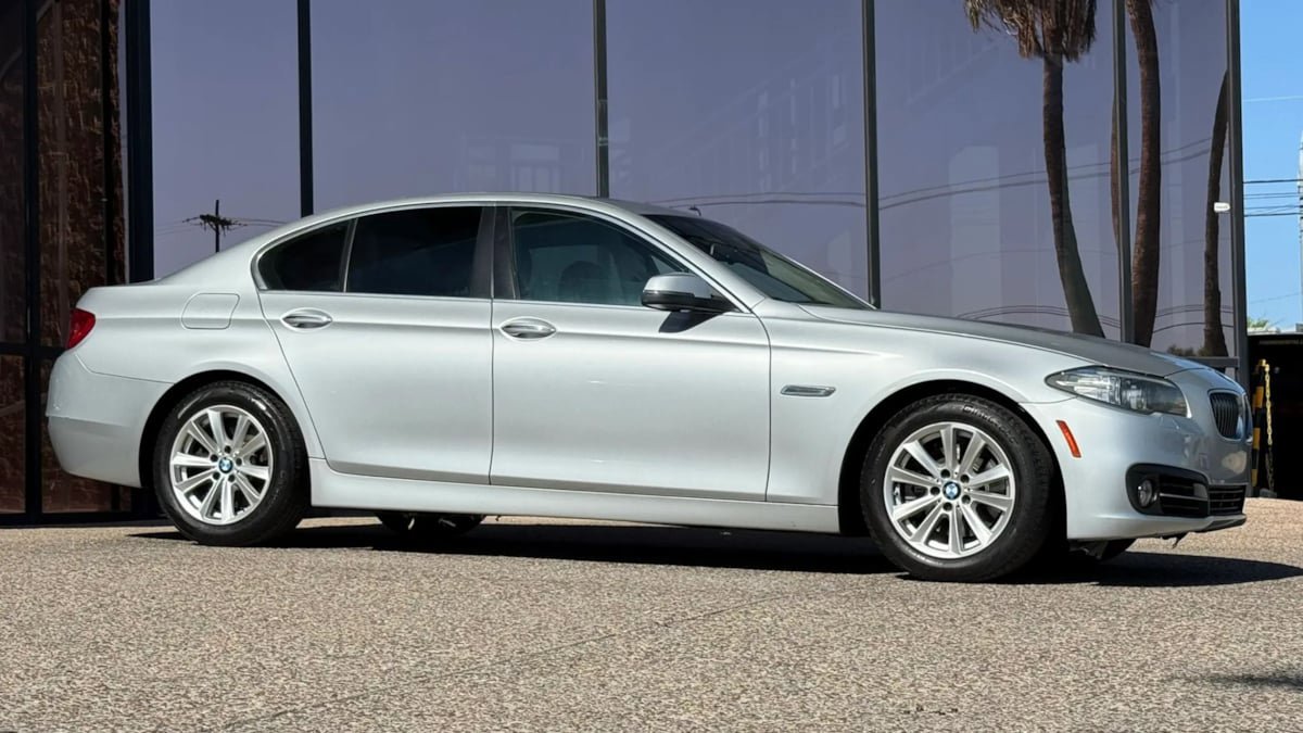 Used 2015 BMW 528i Sedan RWD image 16