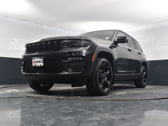 New 2025 Jeep Grand Cherokee Limited w/ Black Appearance Package image 44