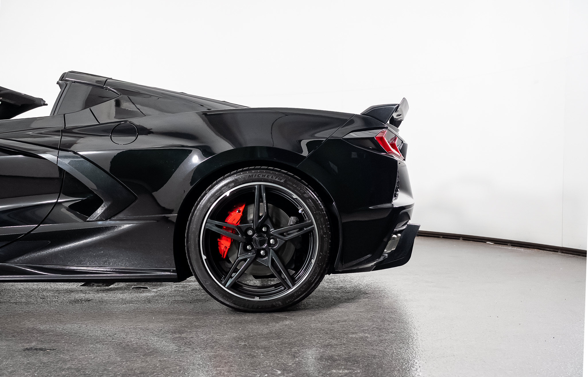 Used 2021 Chevrolet Corvette Stingray Preferred Cpe w/ Z51 Performance Package RWD image 18