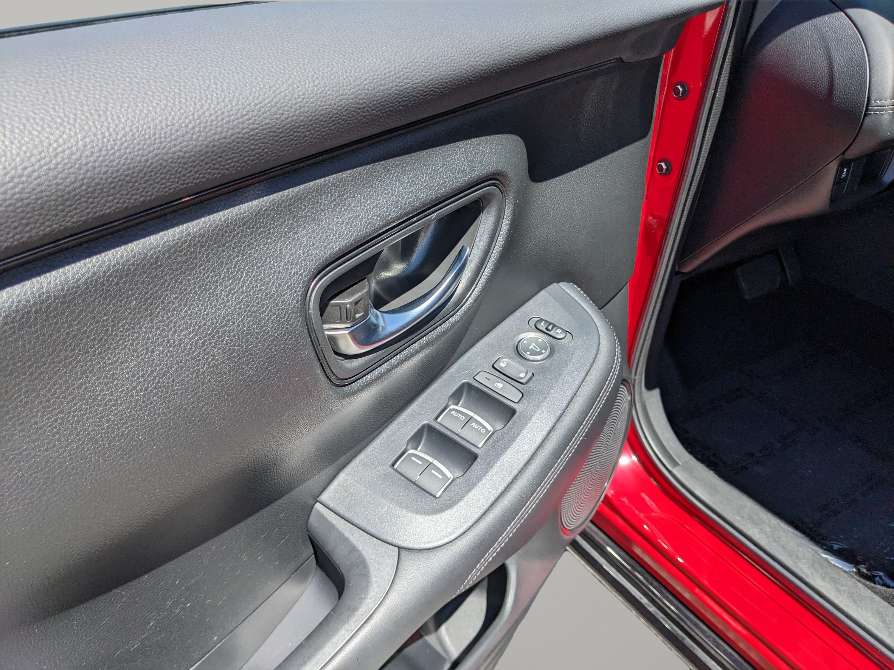 Used 2024 Honda HR-V EX-L image 19