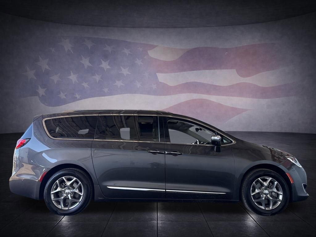 Used 2019 Chrysler Pacifica Limited w/ Advanced Safetytec Group FWD image 6