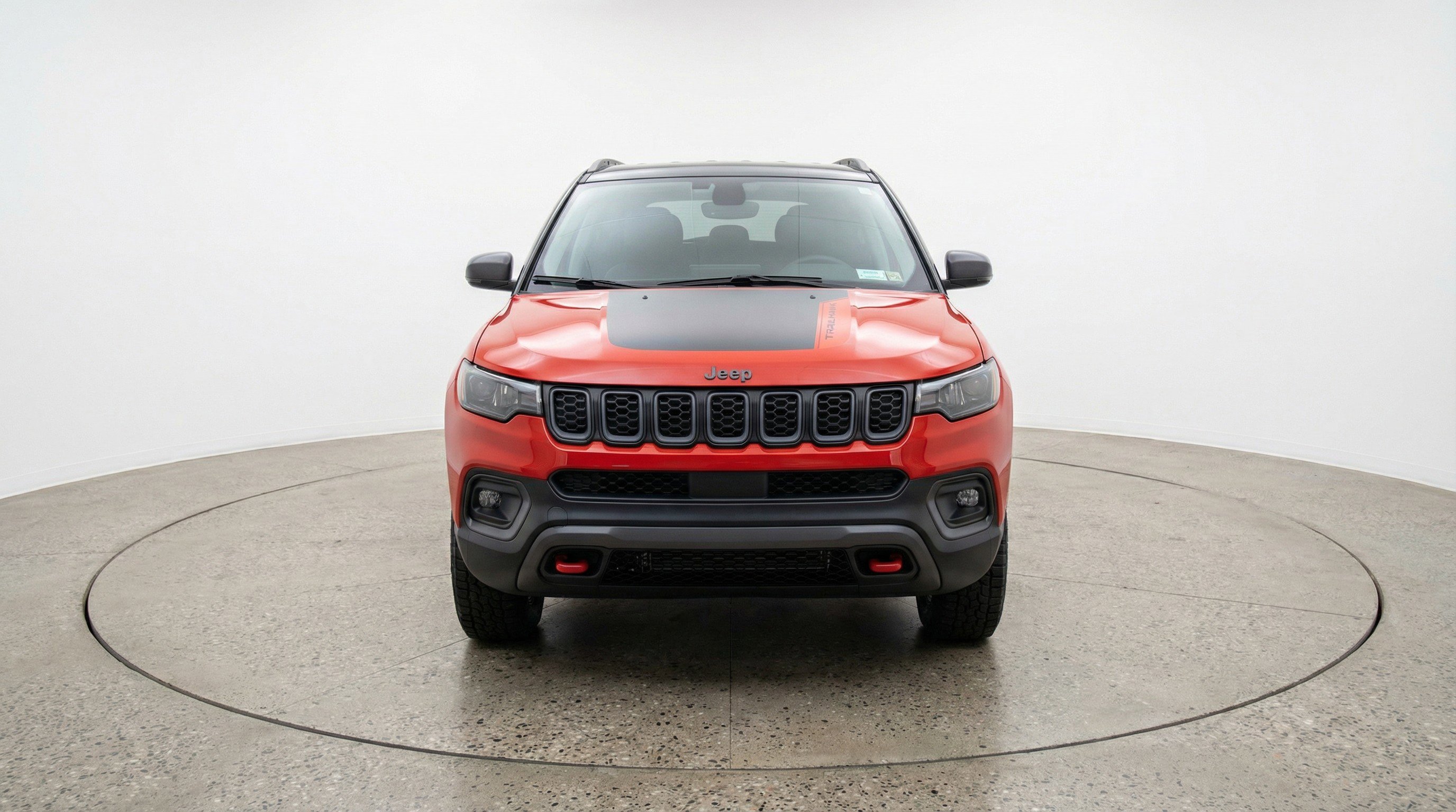 Used 2025 Jeep Compass Trailhawk image 2