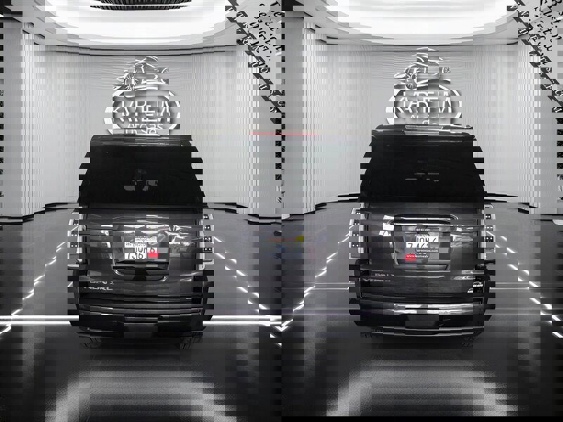 Used 2015 GMC Yukon XL SLT w/ HD Trailering Package image 6