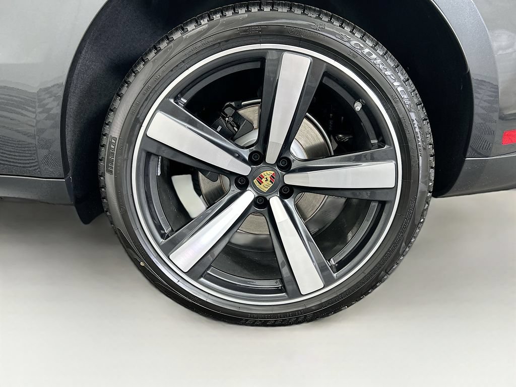 Used 2026 Porsche Macan AWD/4WD image 32