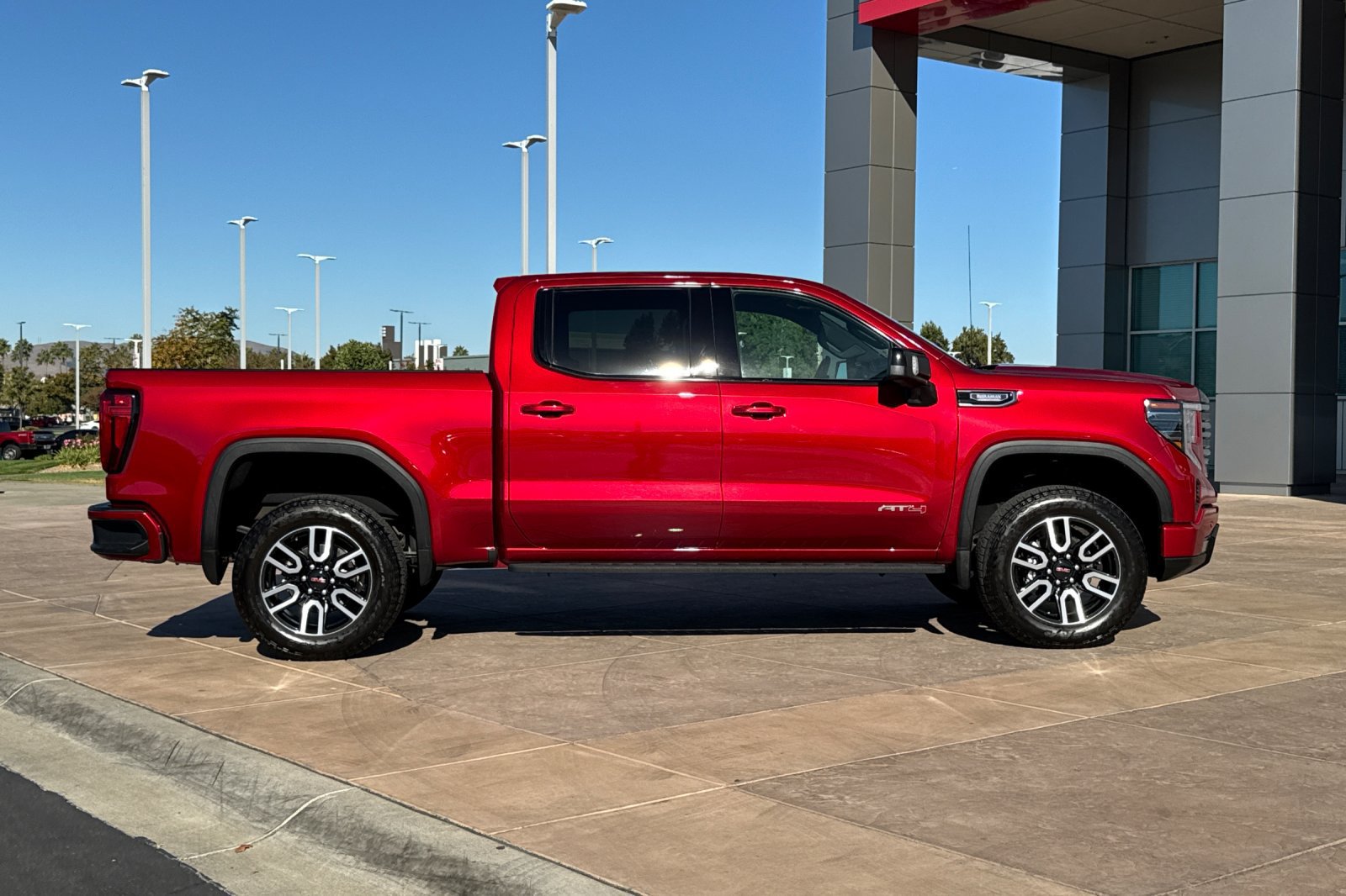Used 2025 GMC Sierra 1500 AT4 w/ AT4 Premium Package AWD/4WD image 3