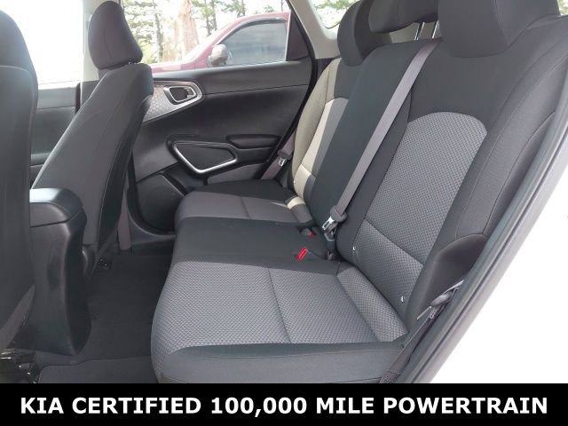 Certified 2025 Kia Soul LX image 22