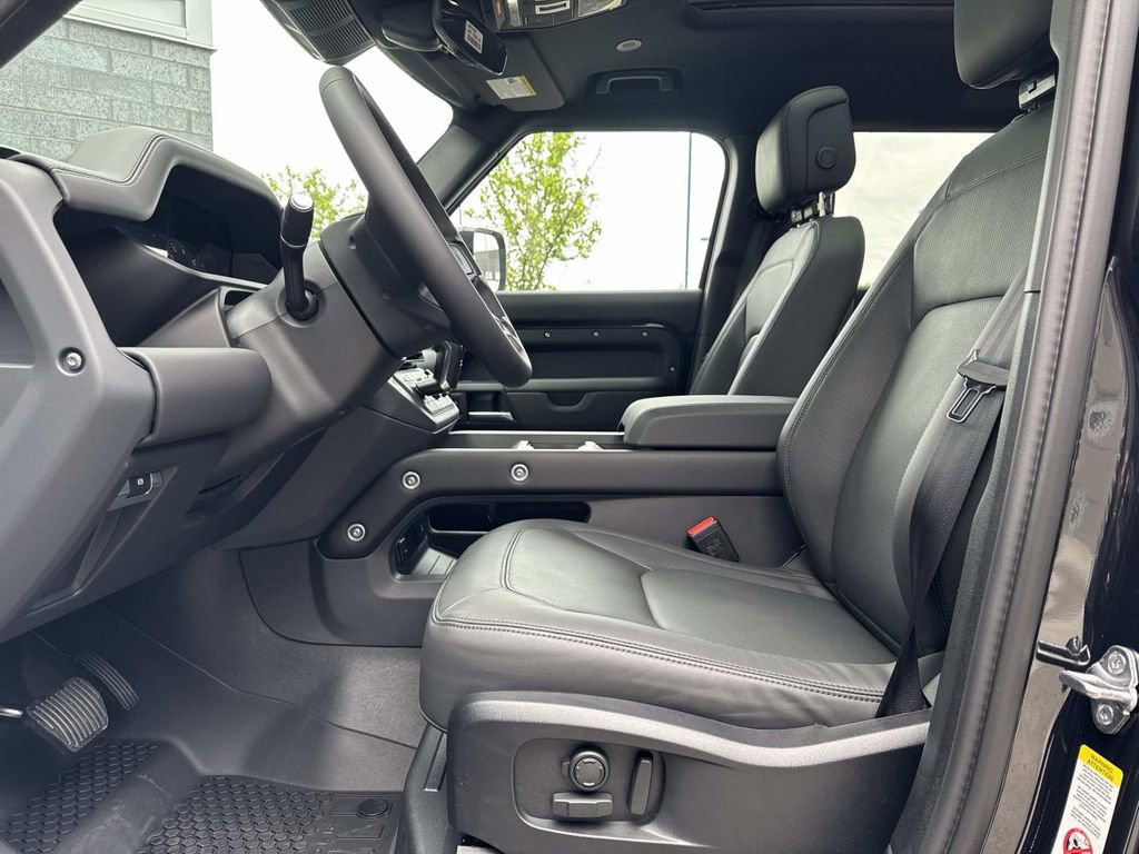 New 2026 Land Rover Defender 110 X-Dynamic SE AWD/4WD image 19