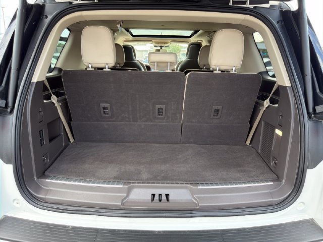 Certified 2024 Lincoln Navigator Reserve AWD/4WD image 26