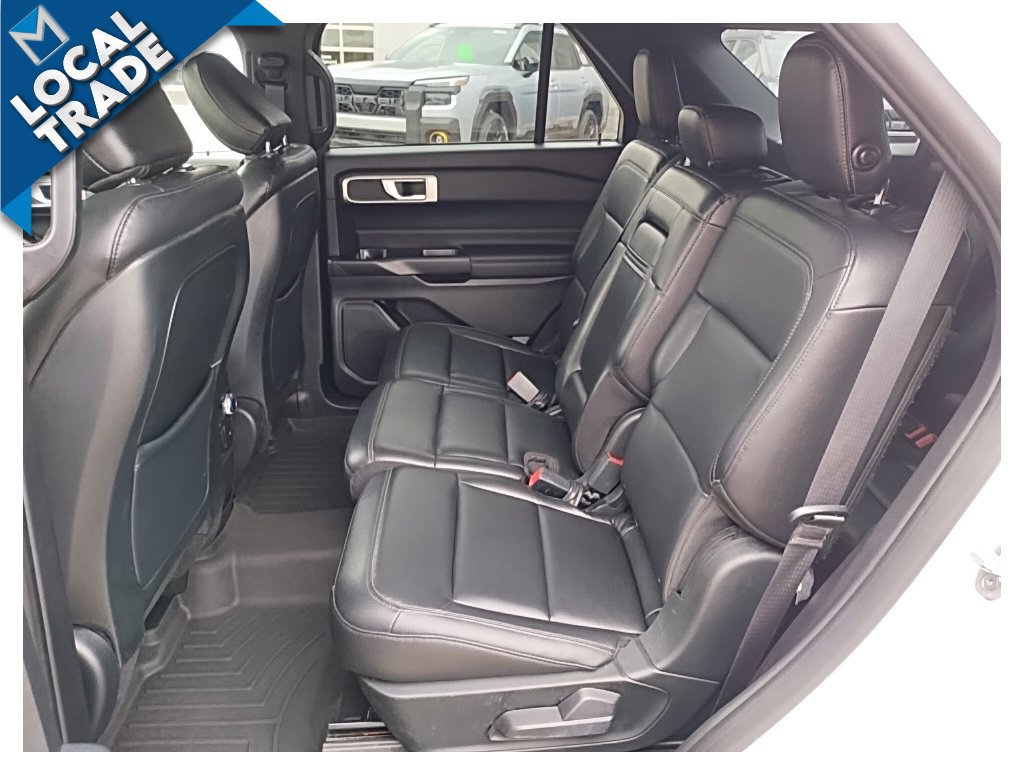 Used 2020 Ford Explorer XLT w/ Equipment Group 202A AWD/4WD image 18