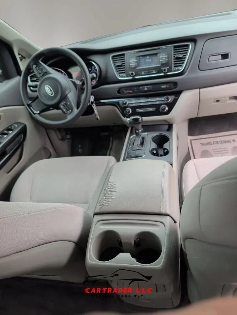 Used 2016 Kia Sedona L FWD image 21