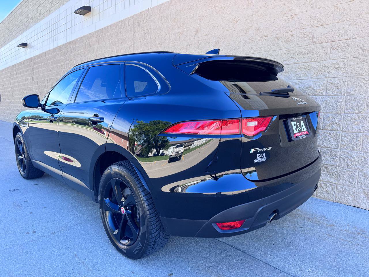 Used 2018 Jaguar F-PACE Premium AWD/4WD image 3