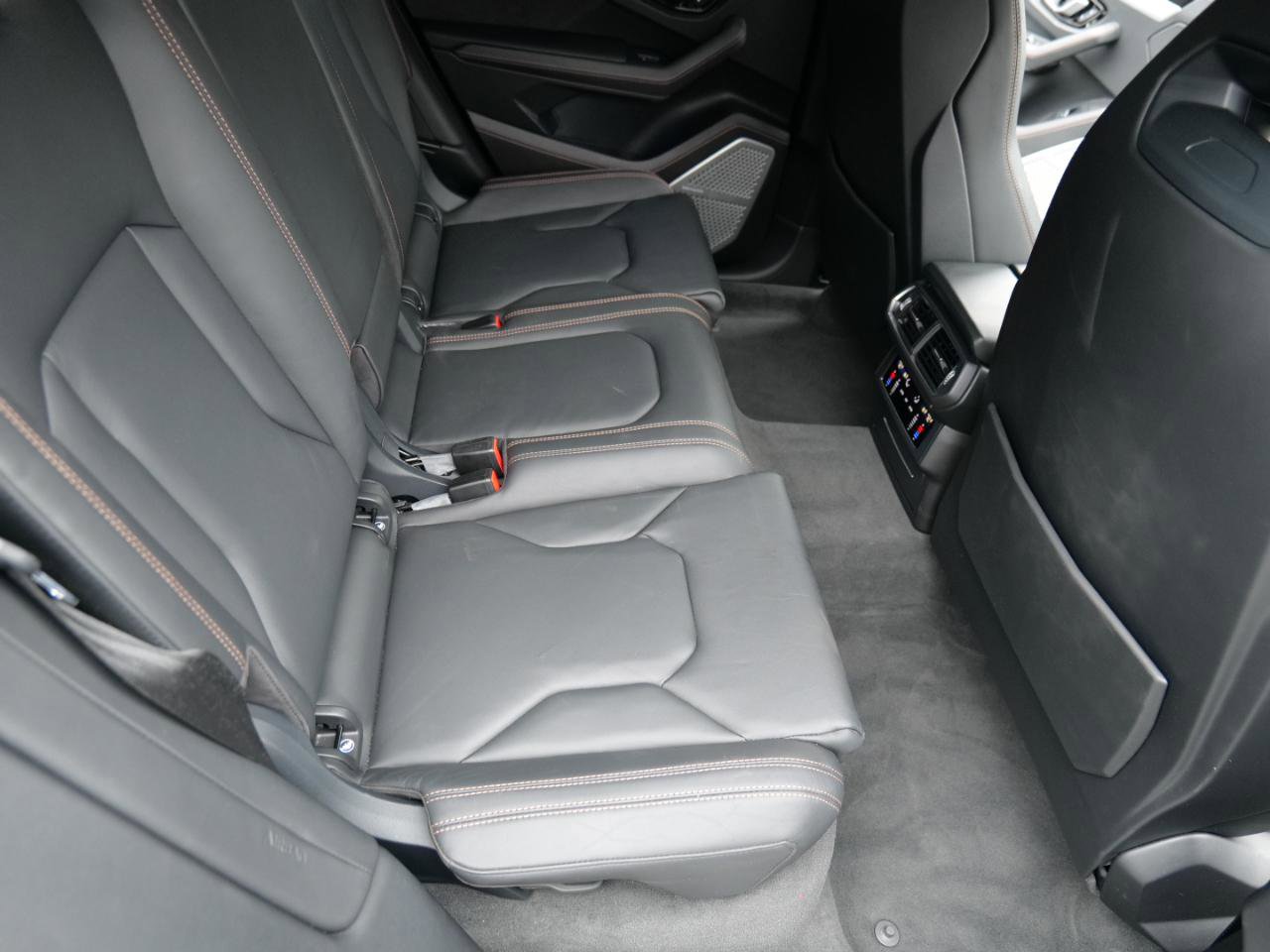 Used 2021 Lamborghini Urus AWD/4WD image 43