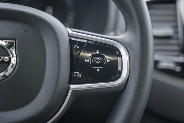 Used 2022 Volvo XC90 T8 R-Design w/ Advanced Package image 27