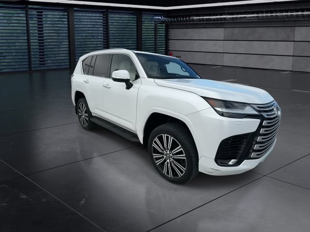 Used 2024 Lexus LX 600 4WD w/ Luxury Package image 2