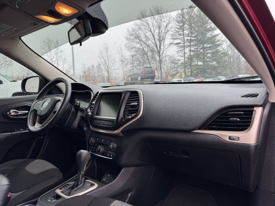 Used 2014 Jeep Cherokee Latitude FWD image 20