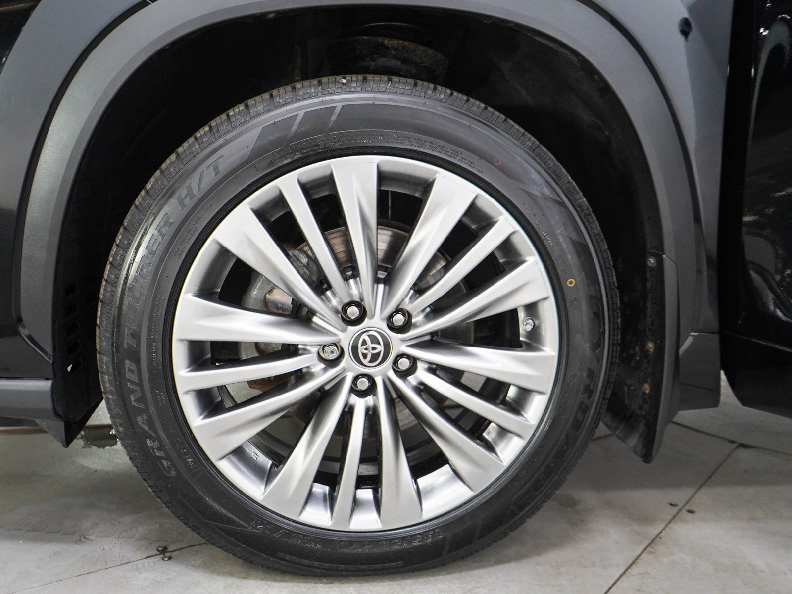Used 2024 Toyota Highlander Platinum AWD/4WD image 33
