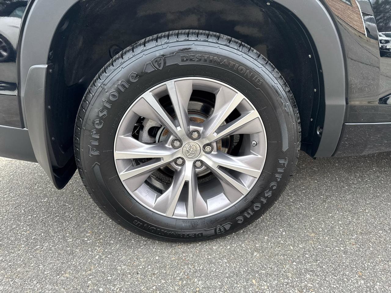 Used 2015 Toyota Highlander XLE image 19