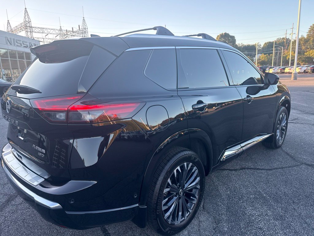 Used 2026 Nissan Rogue Platinum w/ Platinum Premium Package AWD/4WD image 2