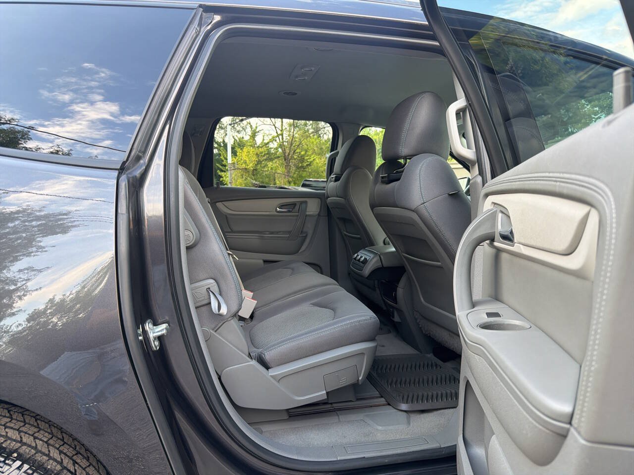 Used 2016 Chevrolet Traverse LS FWD image 29