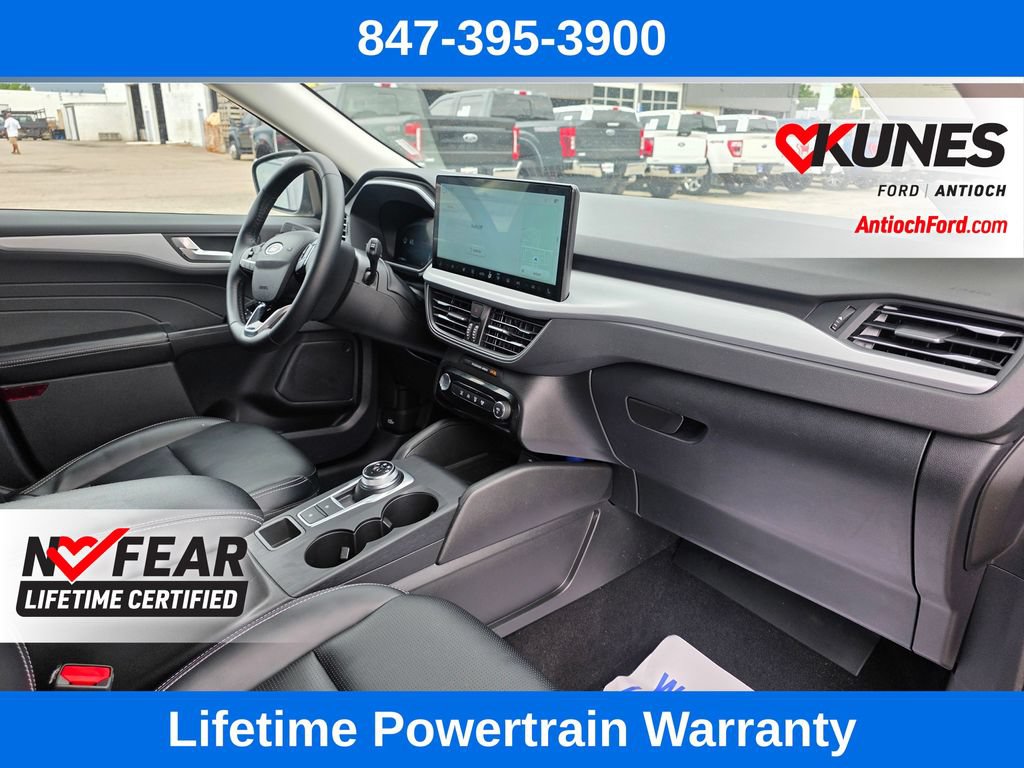 Certified 2025 Ford Escape Platinum AWD/4WD image 32