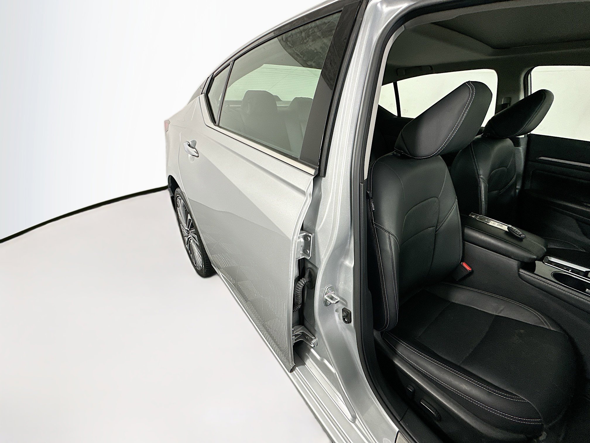 Used 2024 Nissan Altima 2.5 SL AWD/4WD image 28