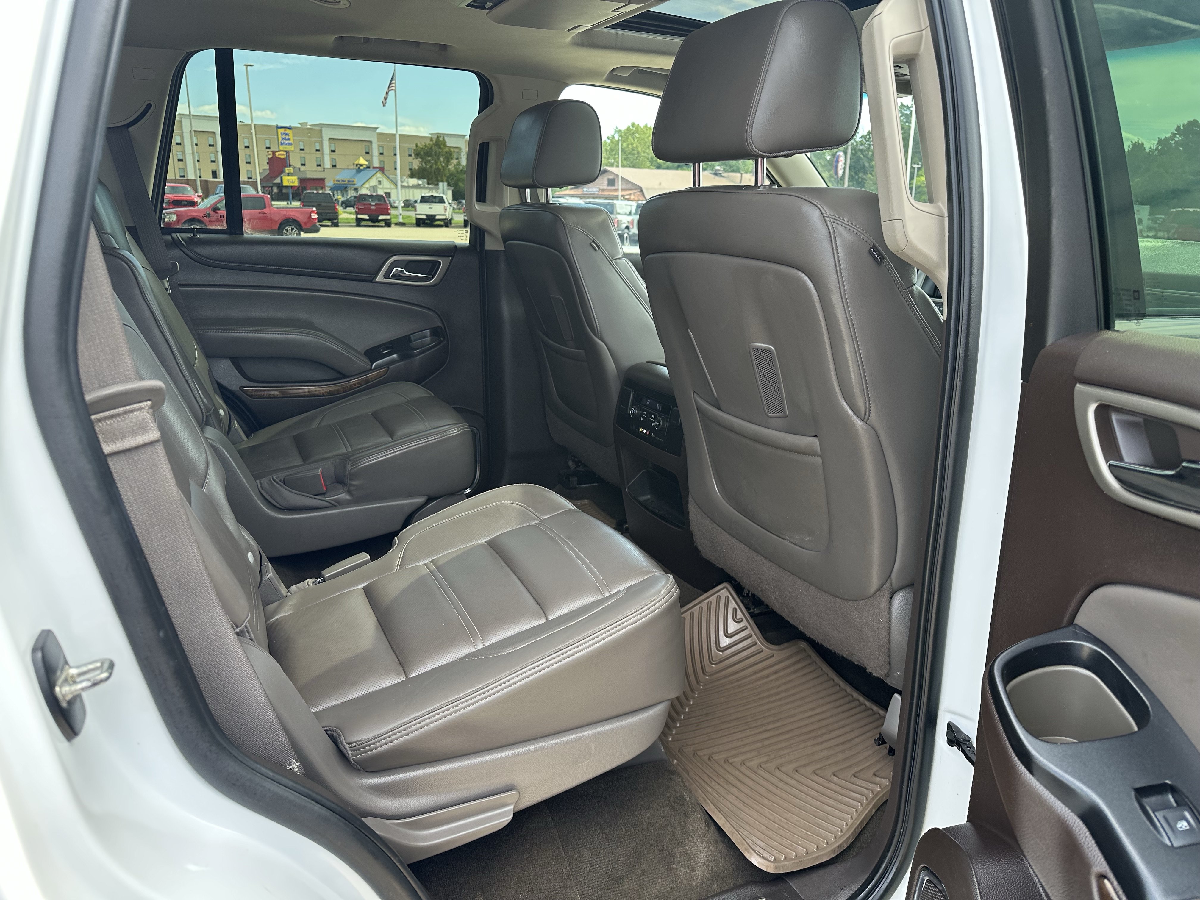 Used 2015 GMC Yukon Denali w/ Open Road Package AWD/4WD image 10