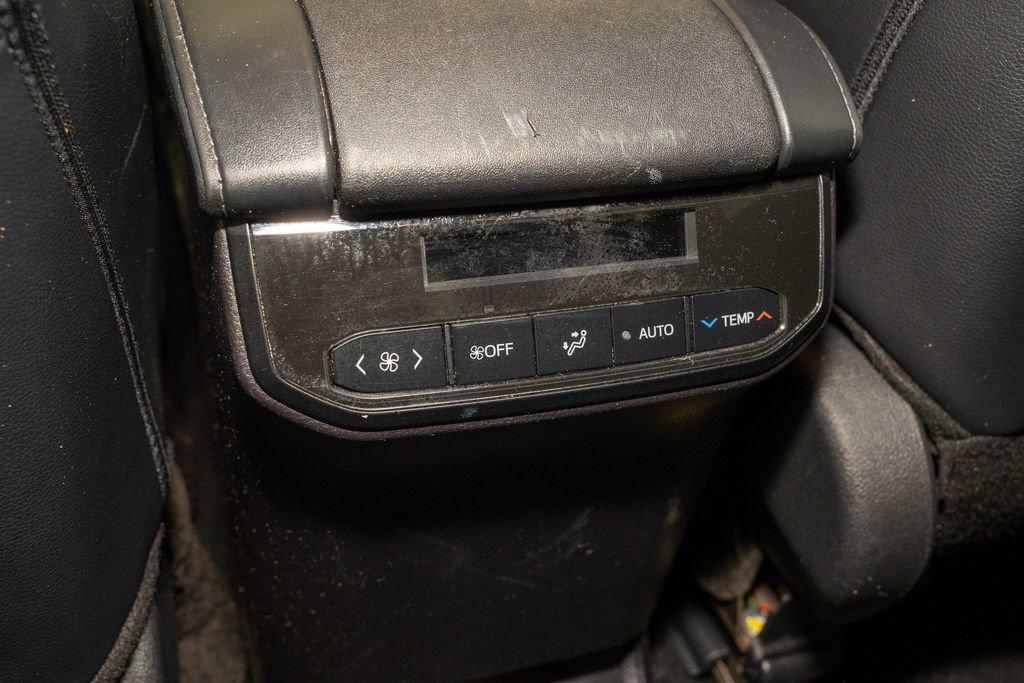 Used 2024 Toyota Highlander XLE image 8