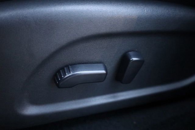 Used 2019 Nissan Pathfinder SV image 17