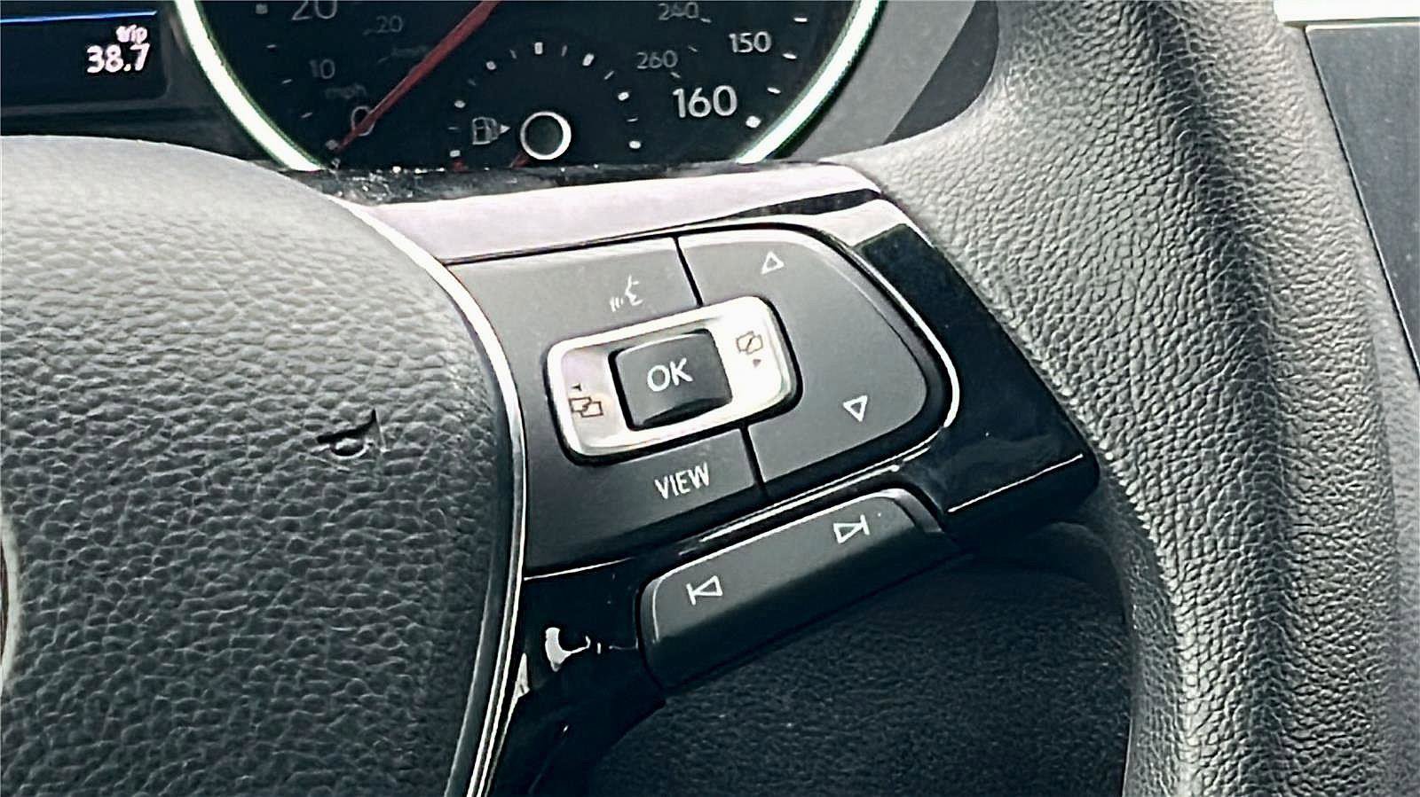 Used 2021 Volkswagen Tiguan S image 11