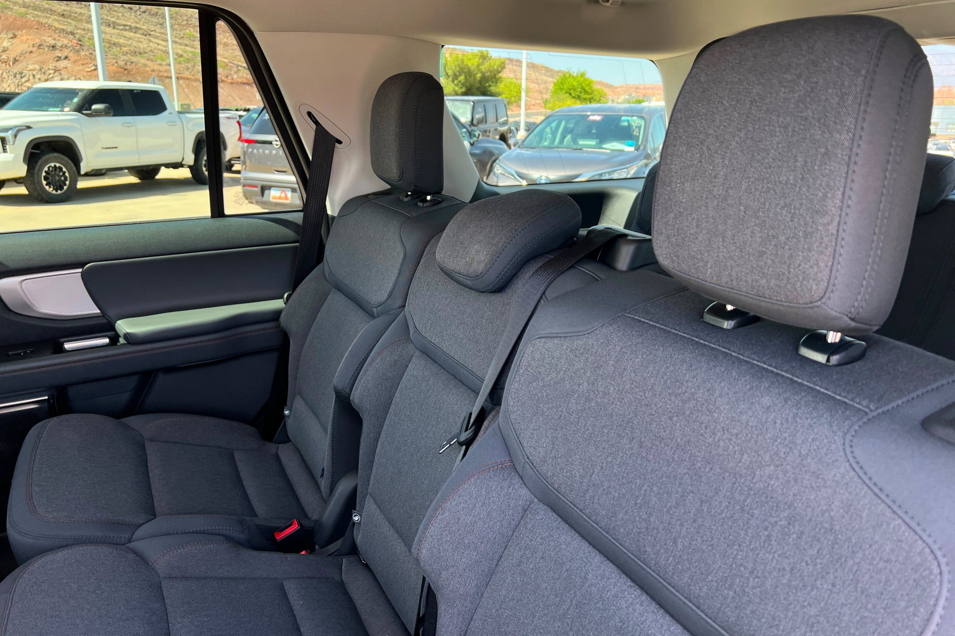 Used 2025 Ford Expedition Active AWD/4WD image 21