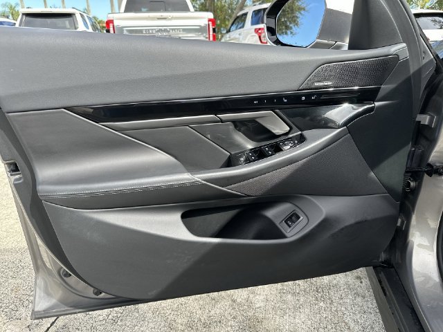 Used 2026 BMW 530i xDrive AWD/4WD image 13