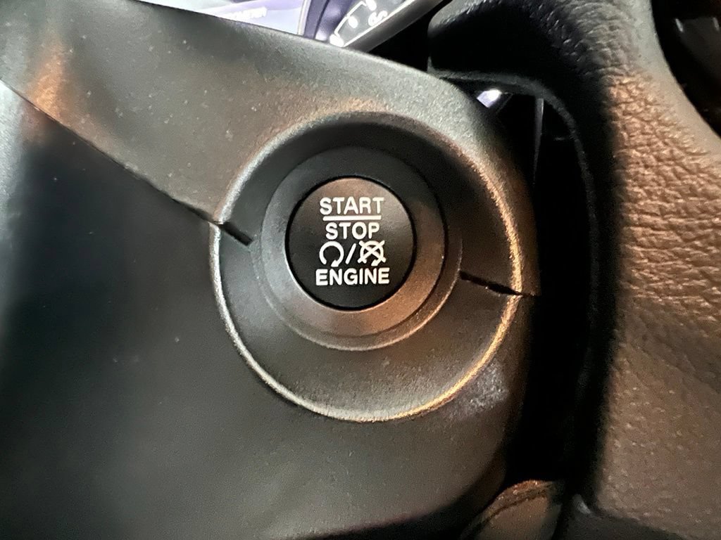 Used 2020 Jeep Compass Limited AWD/4WD image 28