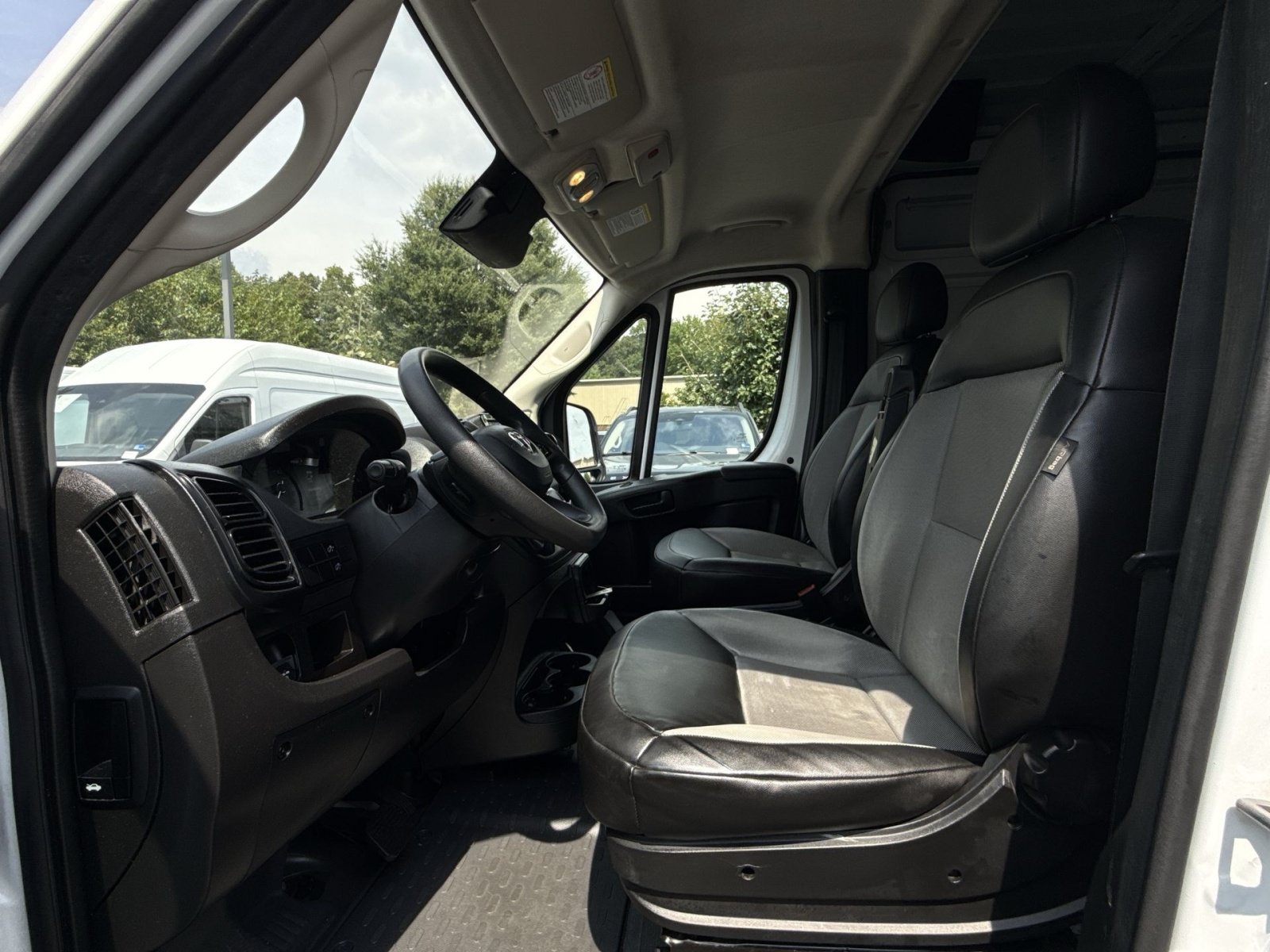 Used 2023 RAM ProMaster 2500 FWD image 13