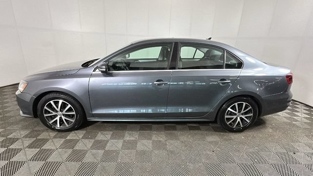Used 2017 Volkswagen Jetta SE FWD image 5