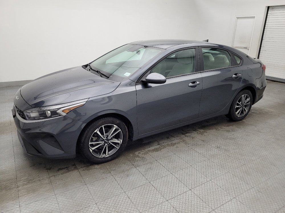 Used 2023 Kia Forte LXS image 2