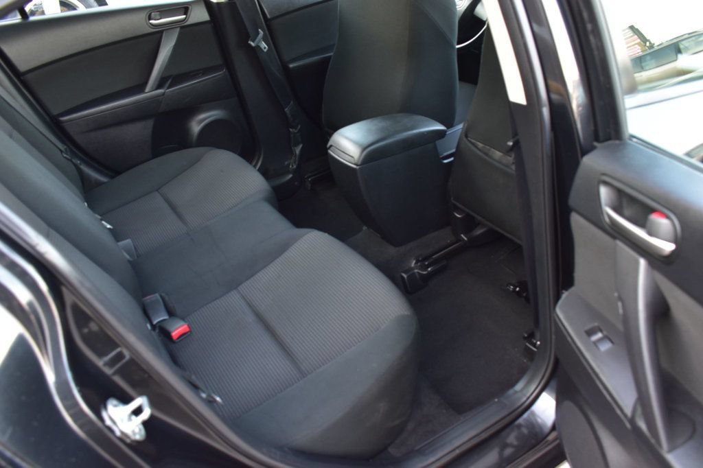 Used 2012 MAZDA MAZDA3 i Sport FWD image 26