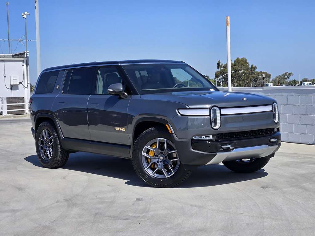 Used 2023 Rivian R1S Adventure AWD/4WD image 1