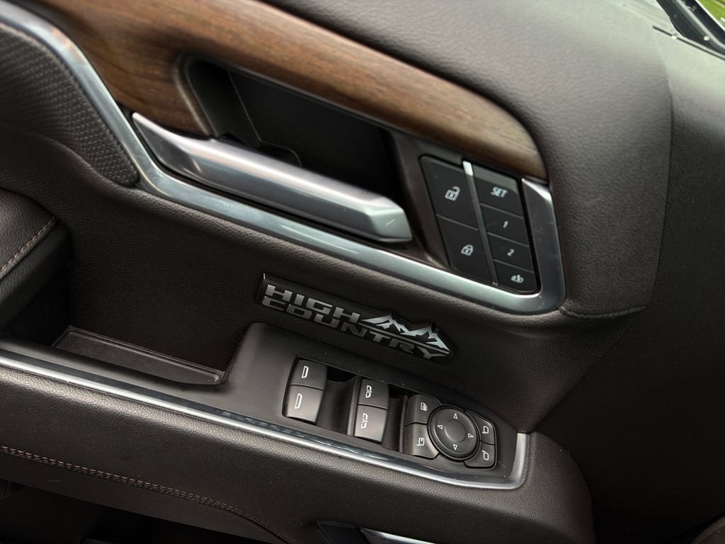 Used 2024 Chevrolet Silverado 1500 High Country w/ Midnight Edition AWD/4WD image 20
