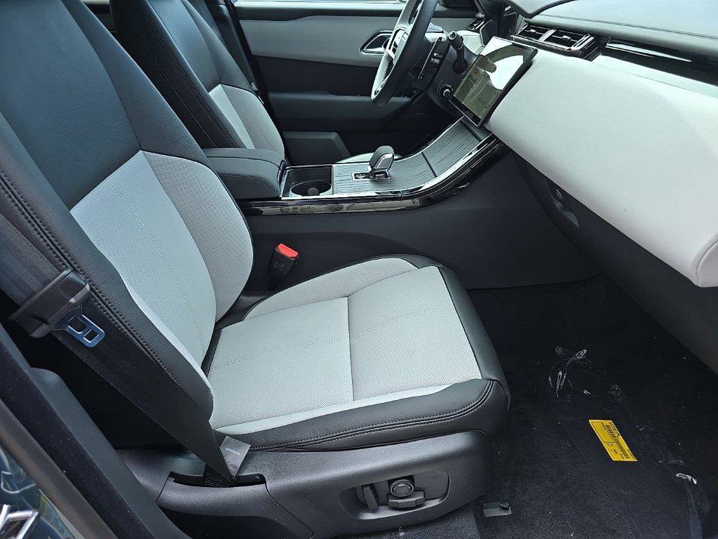 New 2026 Land Rover Range Rover Velar Dynamic SE image 7