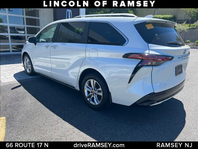 Used 2024 Toyota Sienna Limited AWD/4WD image 3