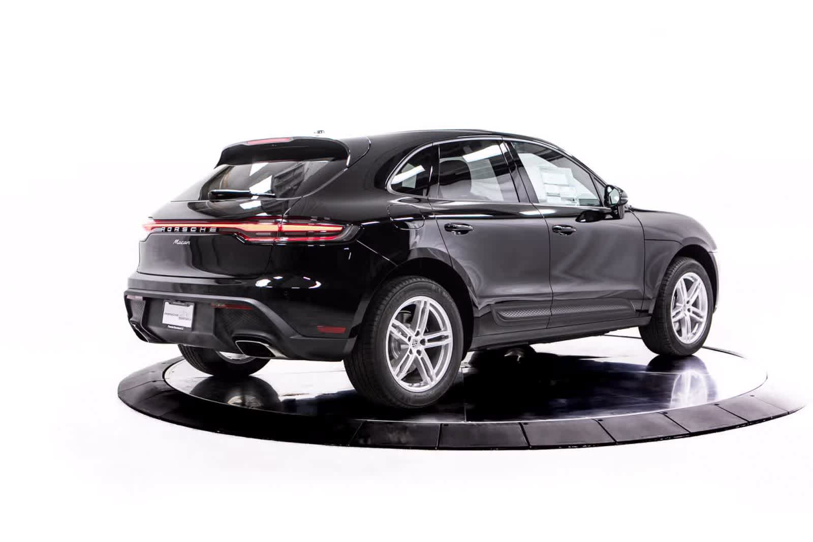 Certified 2026 Porsche Macan AWD/4WD image 7