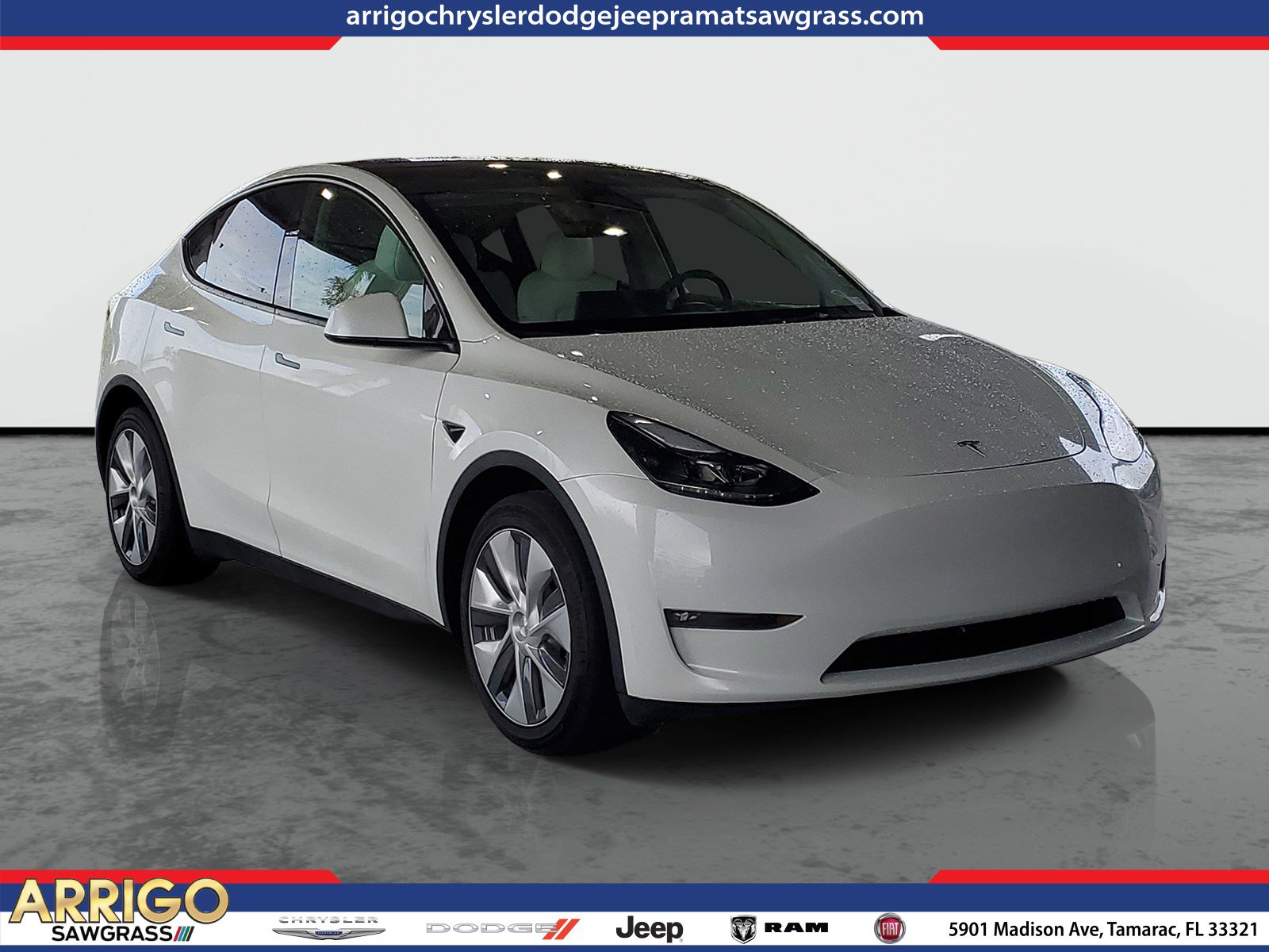 Used 2023 Tesla Model Y Long Range AWD/4WD image 1